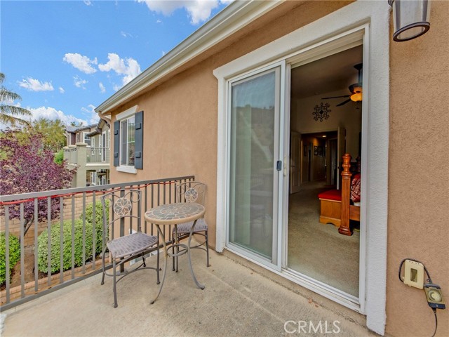 20361 Julia Lane, Saugus CA: https://media.crmls.org/medias/321aa519-04ca-458f-8dd3-3ea7a7f0050e.jpg