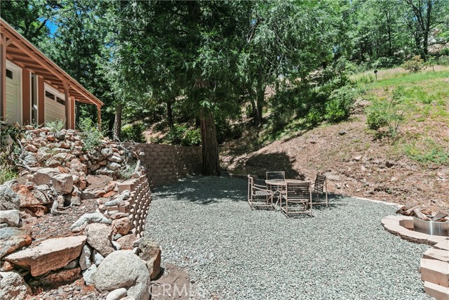 Detail Gallery Image 20 of 49 For 27554 North Bay Rd, Lake Arrowhead,  CA 92352 - 4 Beds | 2/2 Baths