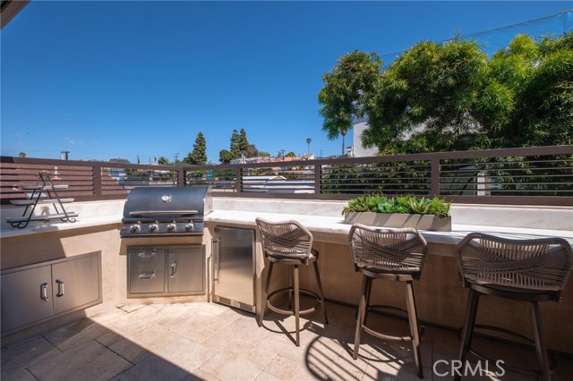 Image 65 of 75 For 1001 4th  