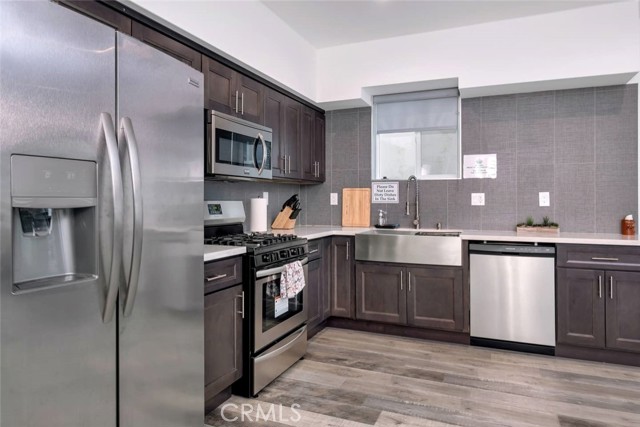 Detail Gallery Image 6 of 36 For 1344 N Kenmore, Los Angeles,  CA 90027 - 3 Beds | 3/1 Baths