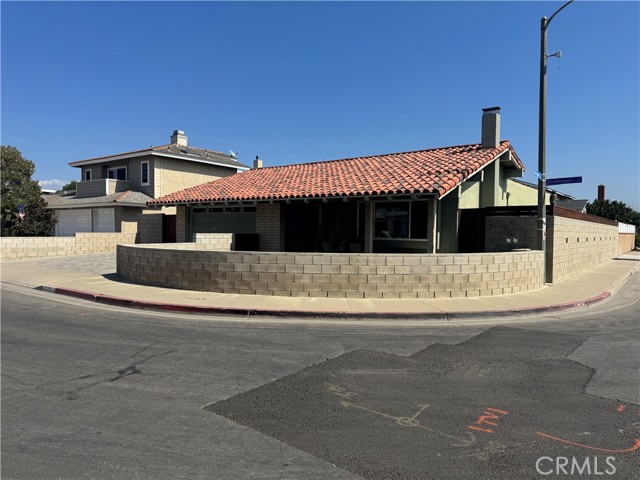 Detail Gallery Image 1 of 1 For 21212 Strathmoor Ln, Huntington Beach,  CA 92646 - 4 Beds | 2 Baths