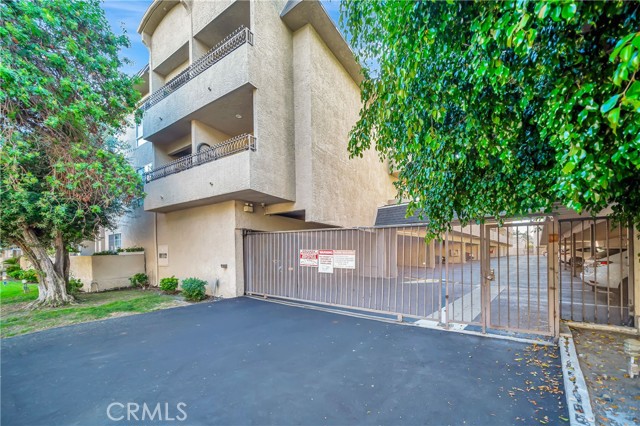 Detail Gallery Image 4 of 65 For 4647 Willis Ave #312,  Sherman Oaks,  CA 91403 - 2 Beds | 2 Baths