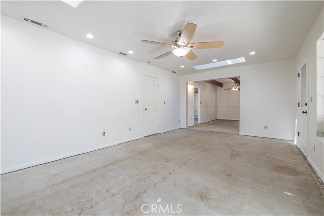 Detail Gallery Image 6 of 35 For 600 Moreno Ln, Sugarloaf,  CA 92386 - 4 Beds | 2 Baths