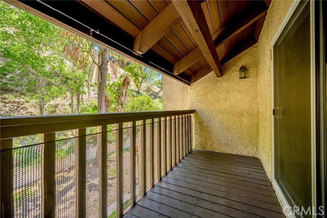 Detail Gallery Image 14 of 38 For 9555 via Venezia, Burbank,  CA 91504 - 3 Beds | 3 Baths