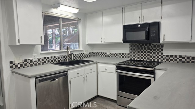 Detail Gallery Image 8 of 25 For 6096 Guilford Cir, Magalia,  CA 95954 - 3 Beds | 2 Baths