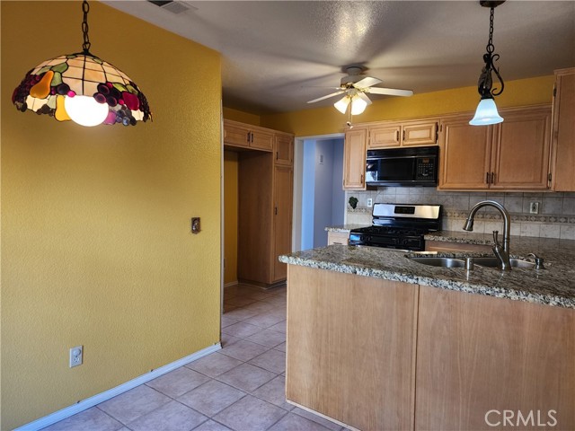 Detail Gallery Image 12 of 23 For 7350 Greenhaven Ave #59,  Rancho Cucamonga,  CA 91730 - 3 Beds | 3 Baths