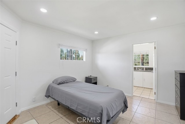 7958 Tampa Ave, Reseda CA: https://media.crmls.org/medias/321ef030-50d5-4c99-8c83-acc05b93eb31.jpg
