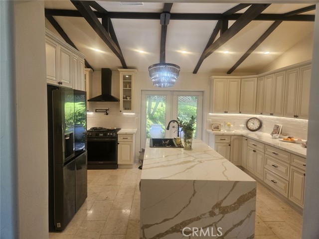 2234 East Hillcrest Drive photo 8
