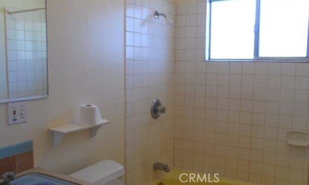 Detail Gallery Image 8 of 9 For 961 W Foothill Bld, San Luis Obispo,  CA 93405 - 3 Beds | 1 Baths