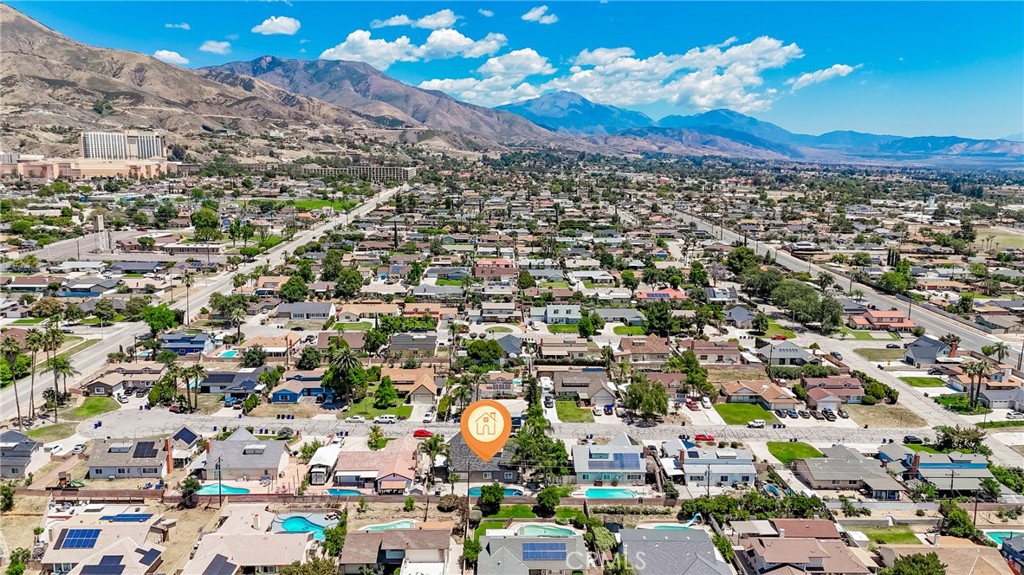 https://media.crmls.org/medias/321feedd-f986-4ac8-a6df-90bb50ce8601.jpg?preset=X-Large