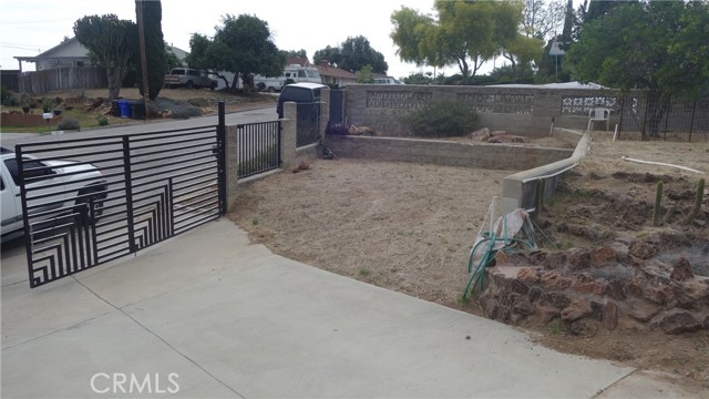 7163 Sebastian Avenue, Jurupa Valley CA: https://media.crmls.org/medias/3221a43c-f49e-4e10-8253-f364631043b4.jpg