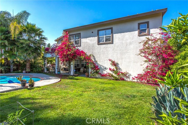 512 Golden West Drive, Redlands CA: https://media.crmls.org/medias/32225341-5714-49f8-9c59-af1df0280f66.jpg
