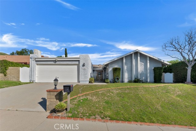 Front Image Thumbnail for CRSR26043135