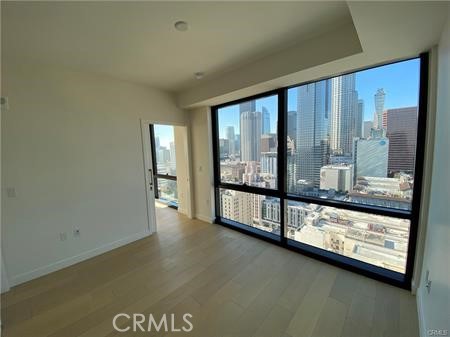 Detail Gallery Image 4 of 20 For 400 S Broadway #2710,  Los Angeles,  CA 90013 - 2 Beds | 2 Baths