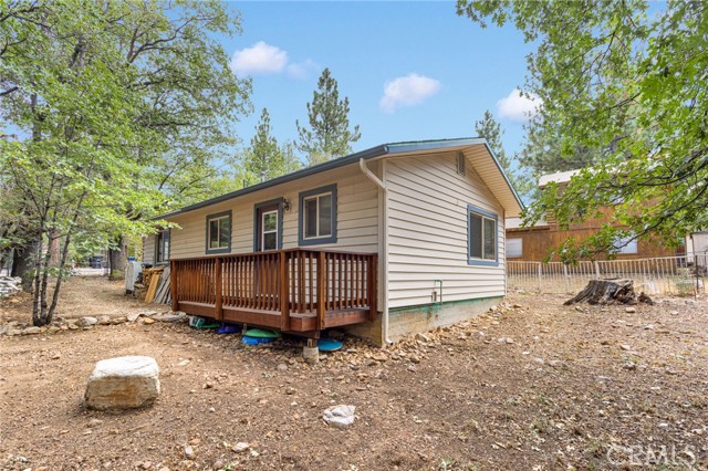 412 San Bernardino Avenue, Sugarloaf CA: https://media.crmls.org/medias/3222c17f-cc96-46a6-95da-b130b05ce88f.jpg