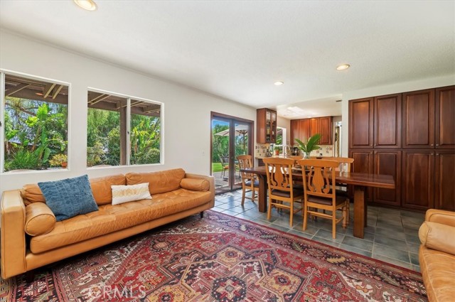 11928 Vista De Cerros Drive, Moreno Valley CA: https://media.crmls.org/medias/32234276-1506-4340-b128-05dd3543400b.jpg