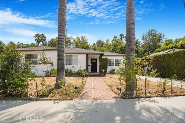 18352 Bessemer Street, Tarzana CA: https://media.crmls.org/medias/3223b336-0bd6-4193-81cd-aaec4b3b2dd0.jpg
