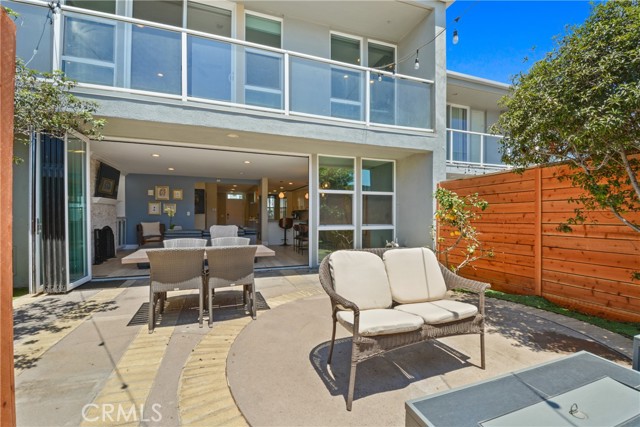 4062 Aladdin Drive, Huntington Beach CA: https://media.crmls.org/medias/32264d03-294c-4293-9504-e23004fe89e0.jpg