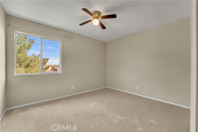 Detail Gallery Image 18 of 43 For 2136 Westpark Dr, Rosamond,  CA 93560 - 5 Beds | 2/1 Baths