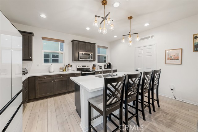 Detail Gallery Image 7 of 34 For 329 N Standard, Santa Ana,  CA 92701 - 4 Beds | 3/1 Baths