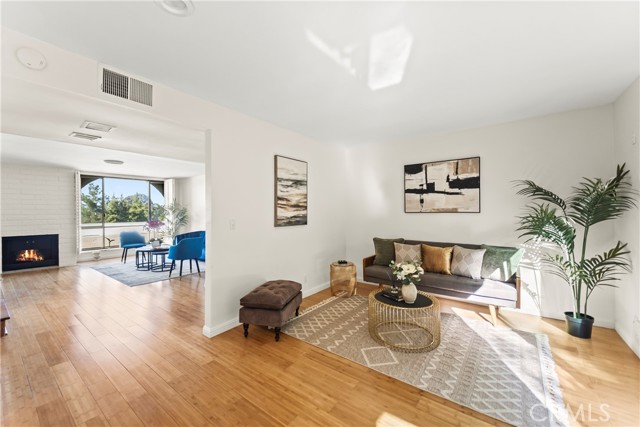 Detail Gallery Image 9 of 33 For 4227 Freedom Dr #304,  Calabasas,  CA 91302 - 3 Beds | 2 Baths