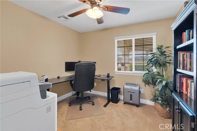 12958 Ranchero Road, Oak Hills CA: https://media.crmls.org/medias/3227223c-5761-46be-ae04-a9b4a08d376d.jpg