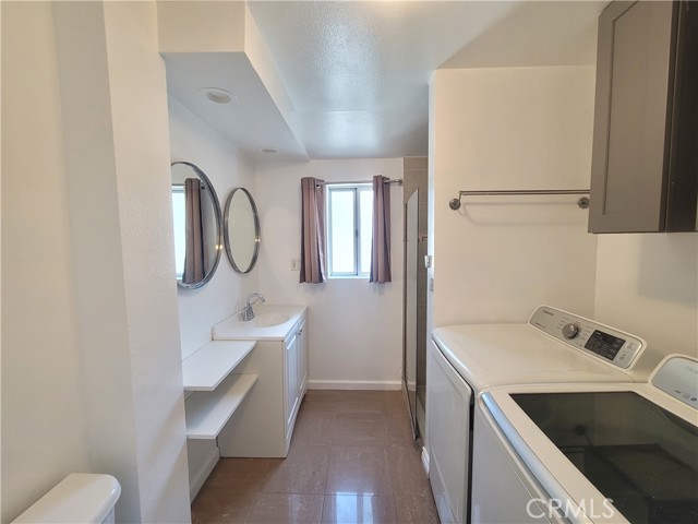 21912 Celes Street, Woodland Hills CA: https://media.crmls.org/medias/32276e84-ed1a-4bac-b1af-5acd3df81857.jpg