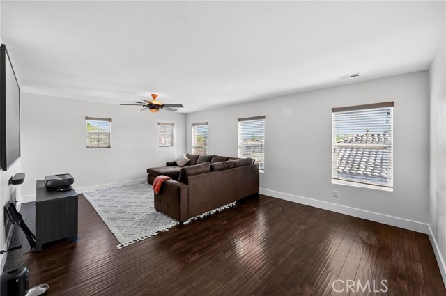 Detail Gallery Image 16 of 49 For 1043 Saltbush, Hemet,  CA 92545 - 4 Beds | 3/1 Baths