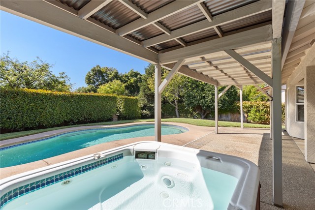 3049 Coach Lite Drive, Chico CA: https://media.crmls.org/medias/32286369-b0d8-49b2-a60b-fc8667c7a1f5.jpg