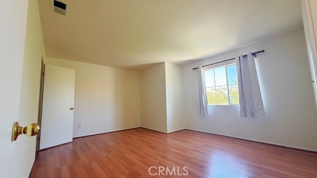 https://media.crmls.org/medias/3228c089-88f7-419d-b203-629dd2221de5.jpg?preset=X-Large