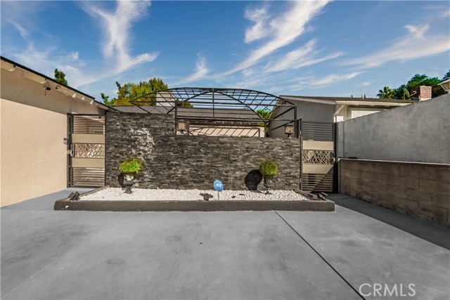 Detail Gallery Image 24 of 26 For 21711 Mulholland, Woodland Hills,  CA 91364 - 4 Beds | 2 Baths