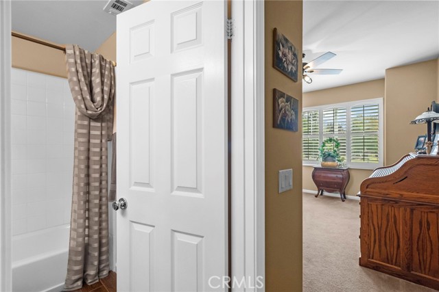 30444 Hidden Valley Court, Castaic CA: https://media.crmls.org/medias/3229f3f9-f1f4-42dd-8115-f10d719f0c51.jpg