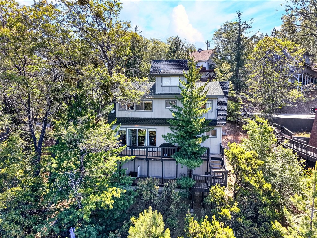 https://media.crmls.org/medias/322aa192-d14d-4fb4-9695-b784581d8b69.jpg?preset=X-Large