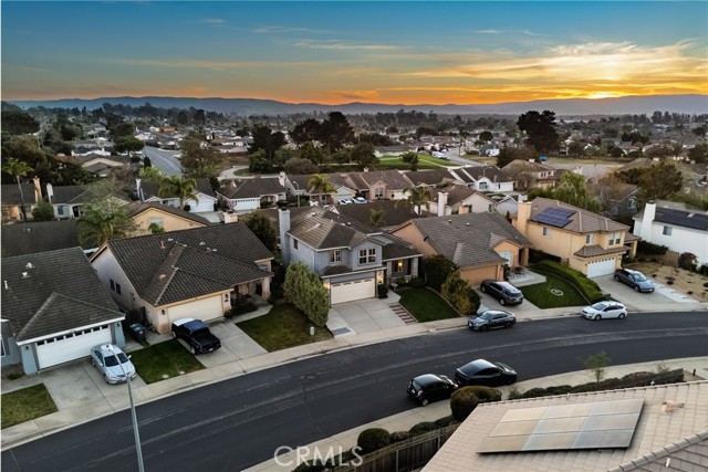 Detail Gallery Image 4 of 54 For 3831 Les Maisons, Santa Maria,  CA 93455 - 4 Beds | 2/1 Baths