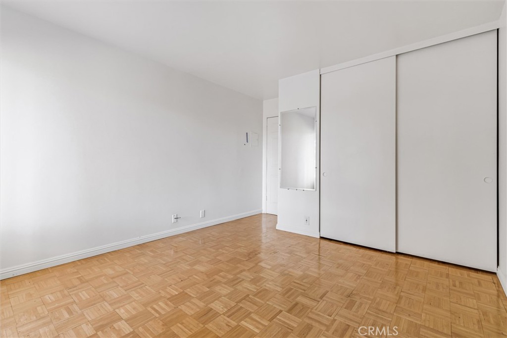 https://media.crmls.org/medias/322b9332-0b7d-41ae-ba8d-0047d001b96f.jpg?preset=X-Large