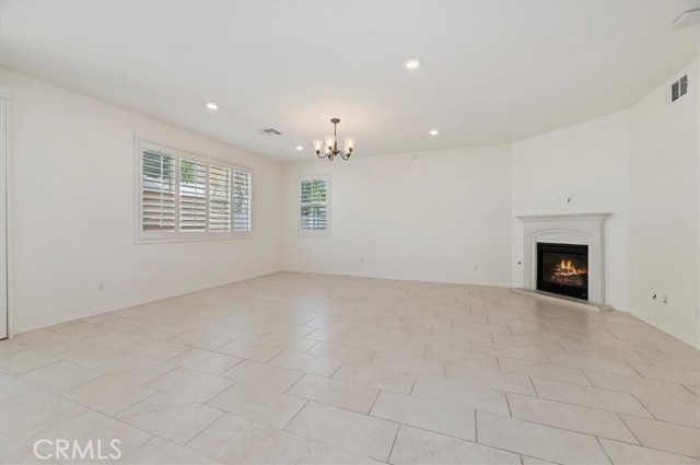 Detail Gallery Image 9 of 44 For 19435 Fortunello Ave, Riverside,  CA 92508 - 4 Beds | 3 Baths