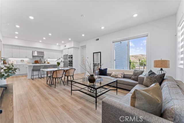 167 Sash, Irvine CA: https://media.crmls.org/medias/322c757f-f9db-40a6-9444-6a78b4e0e521.jpg