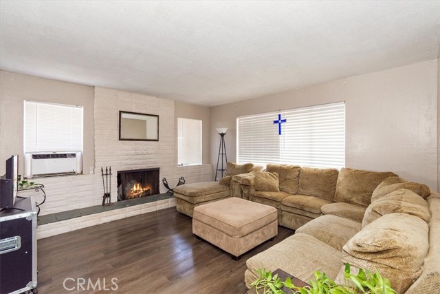 Detail Gallery Image 1 of 27 For 1190 E 37th St, San Bernardino,  CA 92404 - 3 Beds | 2 Baths