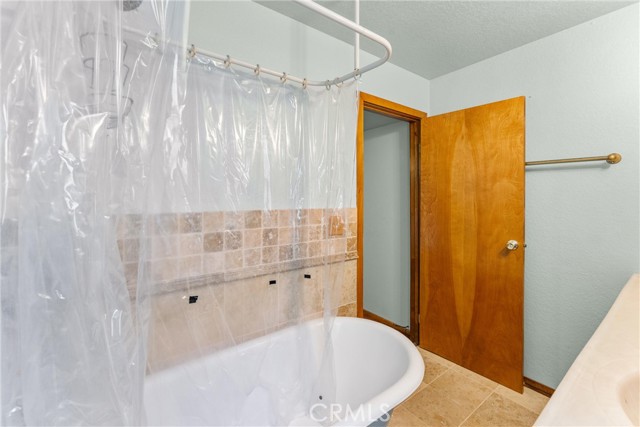 Detail Gallery Image 23 of 38 For 858 Sierra Vista Dr, Twin Peaks,  CA 92391 - 2 Beds | 3/1 Baths