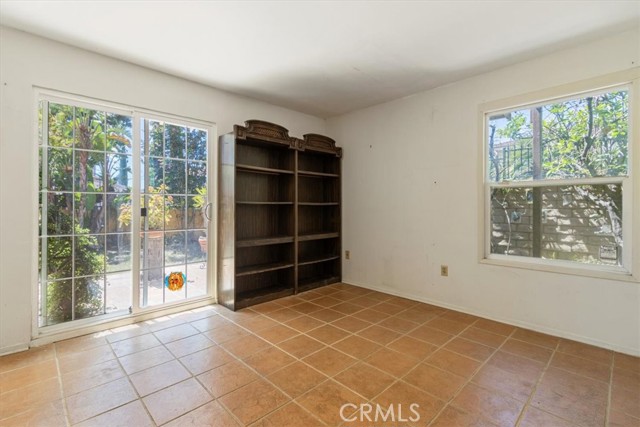 19259 Ludlow St., Porter Ranch CA: https://media.crmls.org/medias/322d0a83-0407-4437-b0f6-74943399e479.jpg