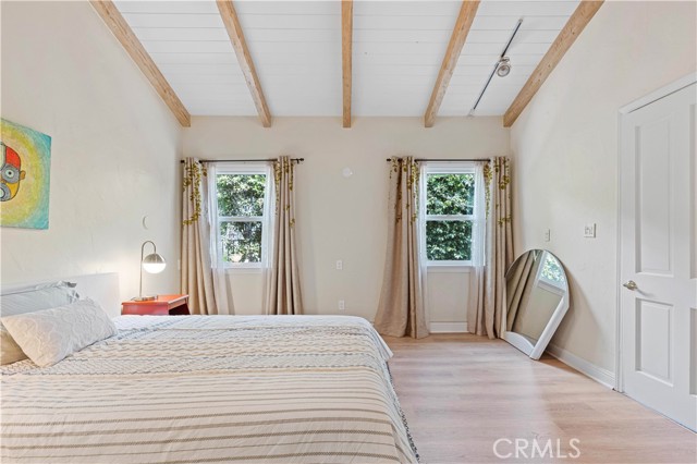 13405 Tiara Street, Valley Glen CA: https://media.crmls.org/medias/322d86b3-ec7d-4f4b-8a75-aab6855913ad.jpg