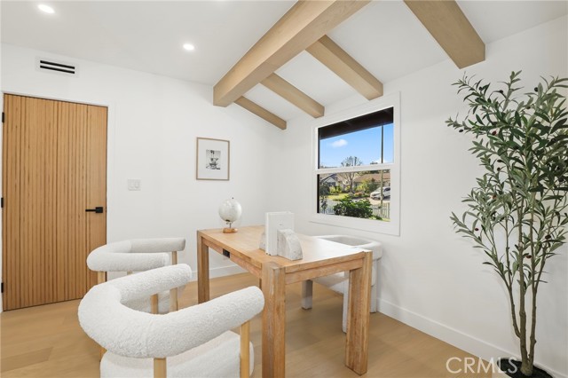 Detail Gallery Image 20 of 47 For 23856 Aetna, Woodland Hills,  CA 91367 - 4 Beds | 3 Baths