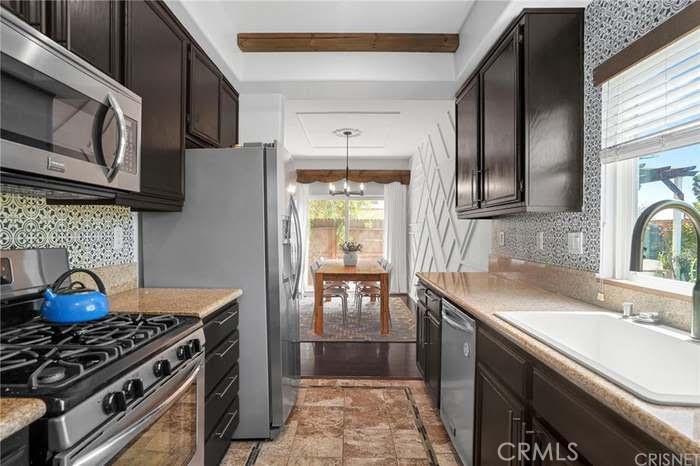 https://media.crmls.org/medias/322e222d-14dd-4d4d-bca8-4d7b43d37485.jpg?preset=X-Large