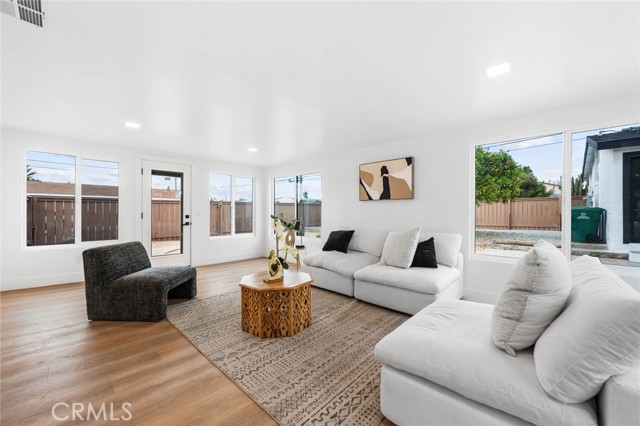 4193 Datcho Drive, San Diego CA: https://media.crmls.org/medias/322e92b1-0c1b-453d-aeba-61f1e3a139ce.jpg