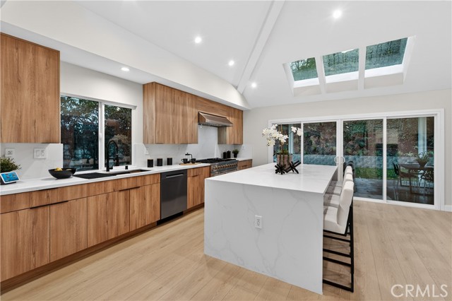 Detail Gallery Image 9 of 41 For 5506 Forest Cove, Agoura Hills,  CA 91301 - 4 Beds | 3/1 Baths