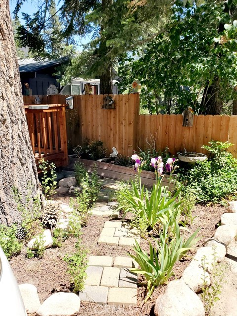 Detail Gallery Image 32 of 42 For 2424 Spruce Dr, Running Springs,  CA 92382 - 3 Beds | 2 Baths
