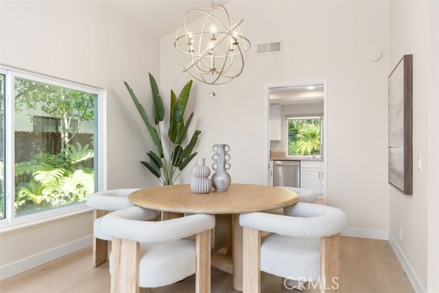 17 Silver Crescent, Irvine CA: https://media.crmls.org/medias/322f2da1-7f4b-4dd8-8e10-8cd89233783e.jpg