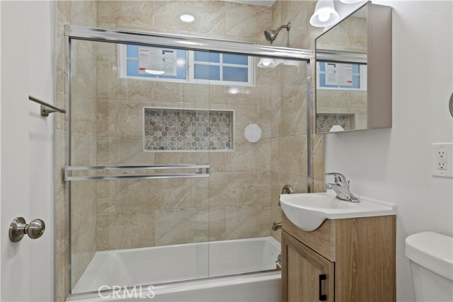 Detail Gallery Image 10 of 28 For 8430 Barnsley Ave, Los Angeles,  CA 90045 - – Beds | – Baths