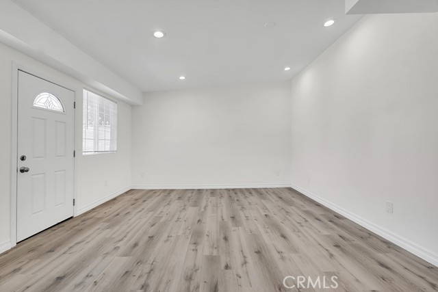 5434 Sylvia Avenue, Tarzana CA: https://media.crmls.org/medias/322ff157-e6f1-45fe-9e6c-1d67eb96a271.jpg