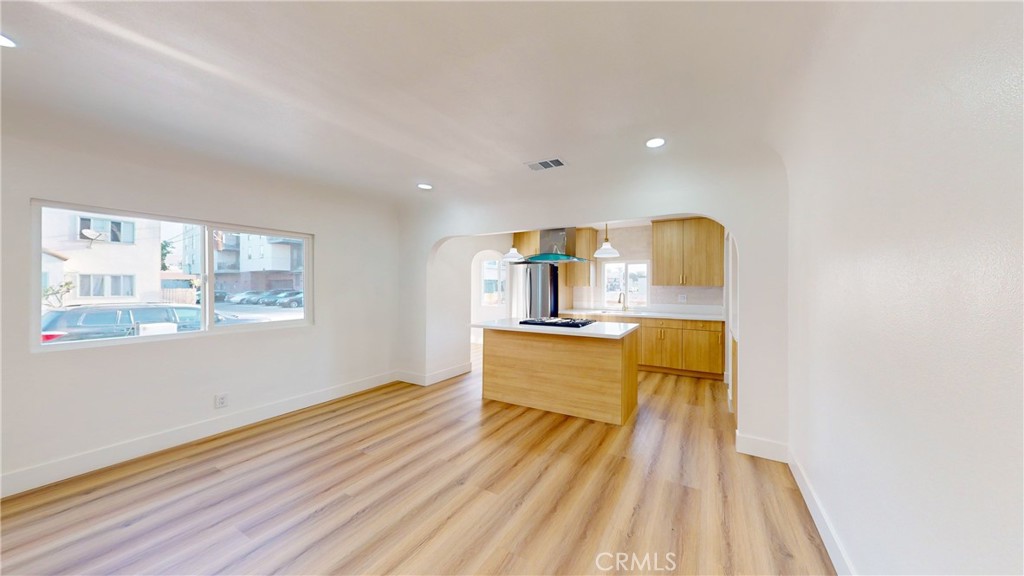 MLS #DW25058878 img 9